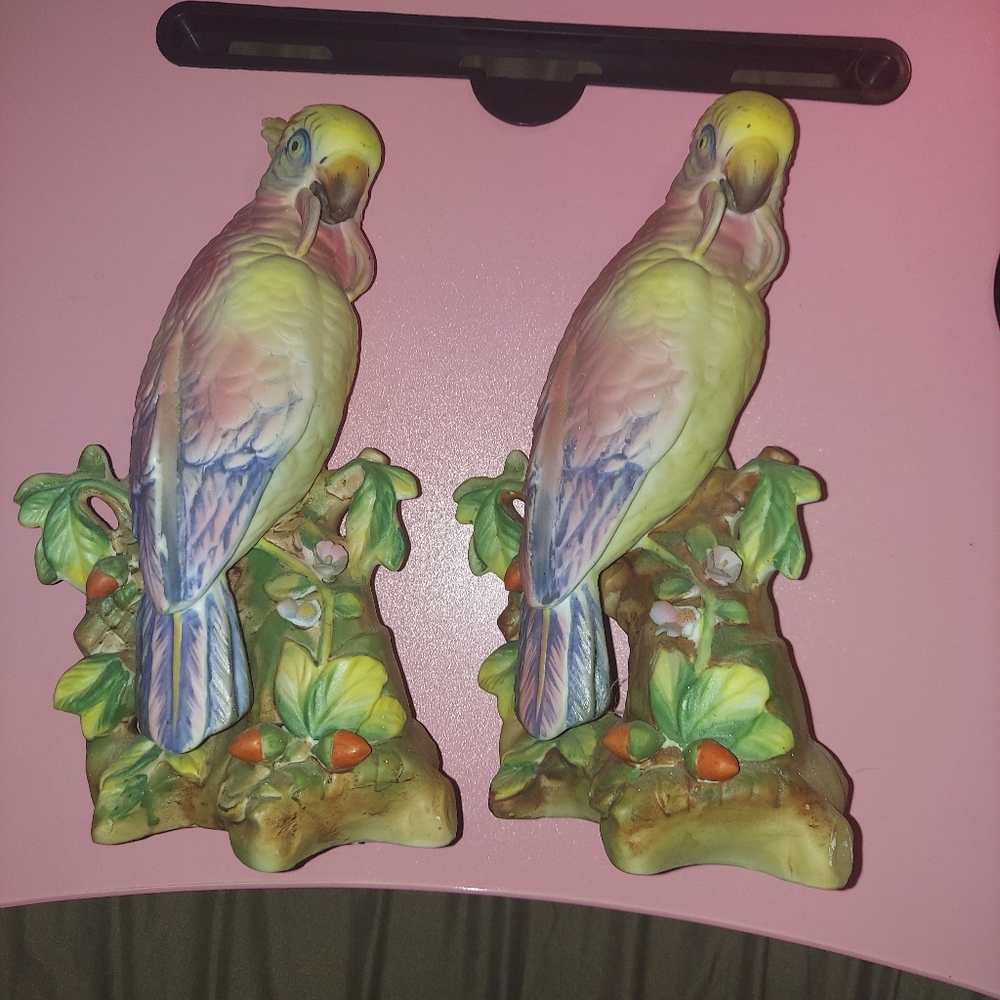 LINWILE CHINA, ARDALT COCKATOOS. 12" tall. 4" wide